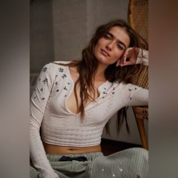Free People Women Size M Pink Chilled Out V-Neck Crop Floral Embroidered Top - Picture 1 of 14